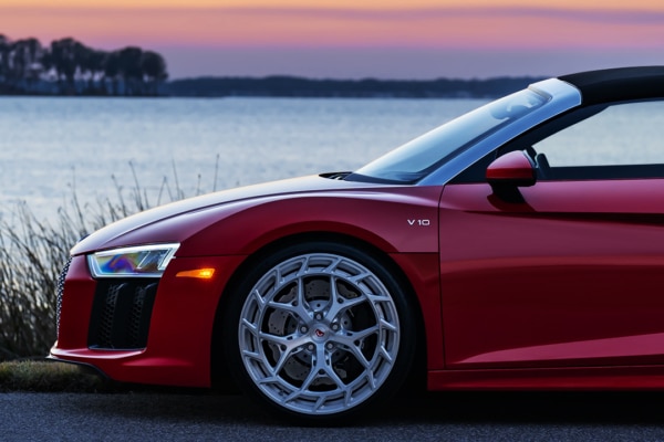 Audi R8 Front wheel, rim and V10 Badge