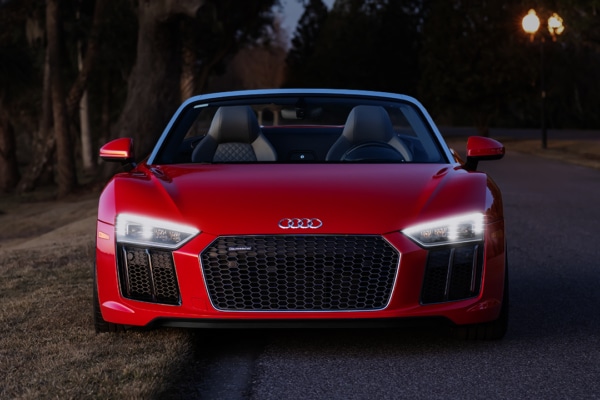 Audi R8 Front profile